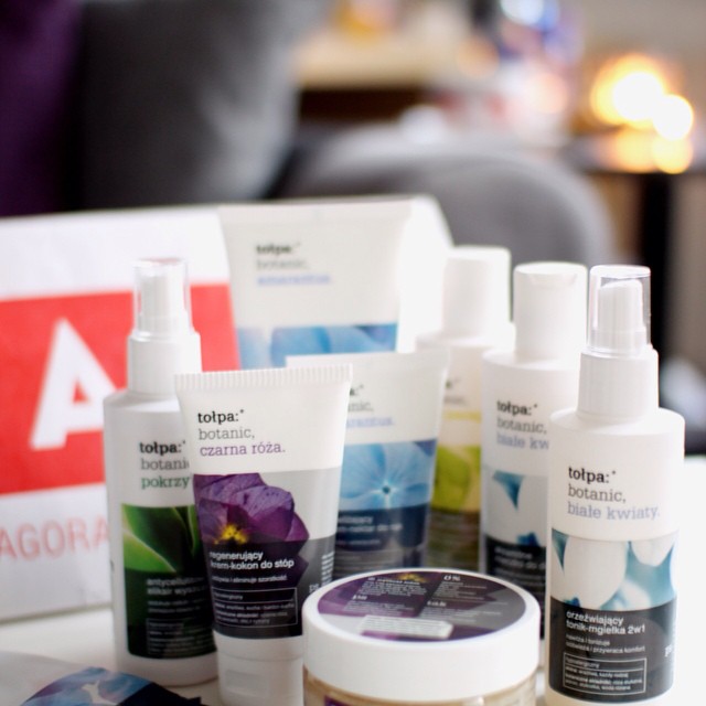 Prezent powitalny od @aianetwork nie dość, że z naprawdę fajnymi polskimi produktami to jeszcze w sam raz na mikołajki ;) #fotokalendarz @kameralna #gifts #christmas #instagood